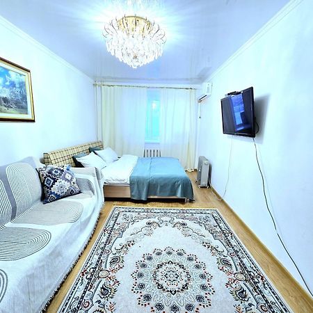 شقة Двухкомнатная "Аэропорт Астана" المظهر الخارجي الصورة